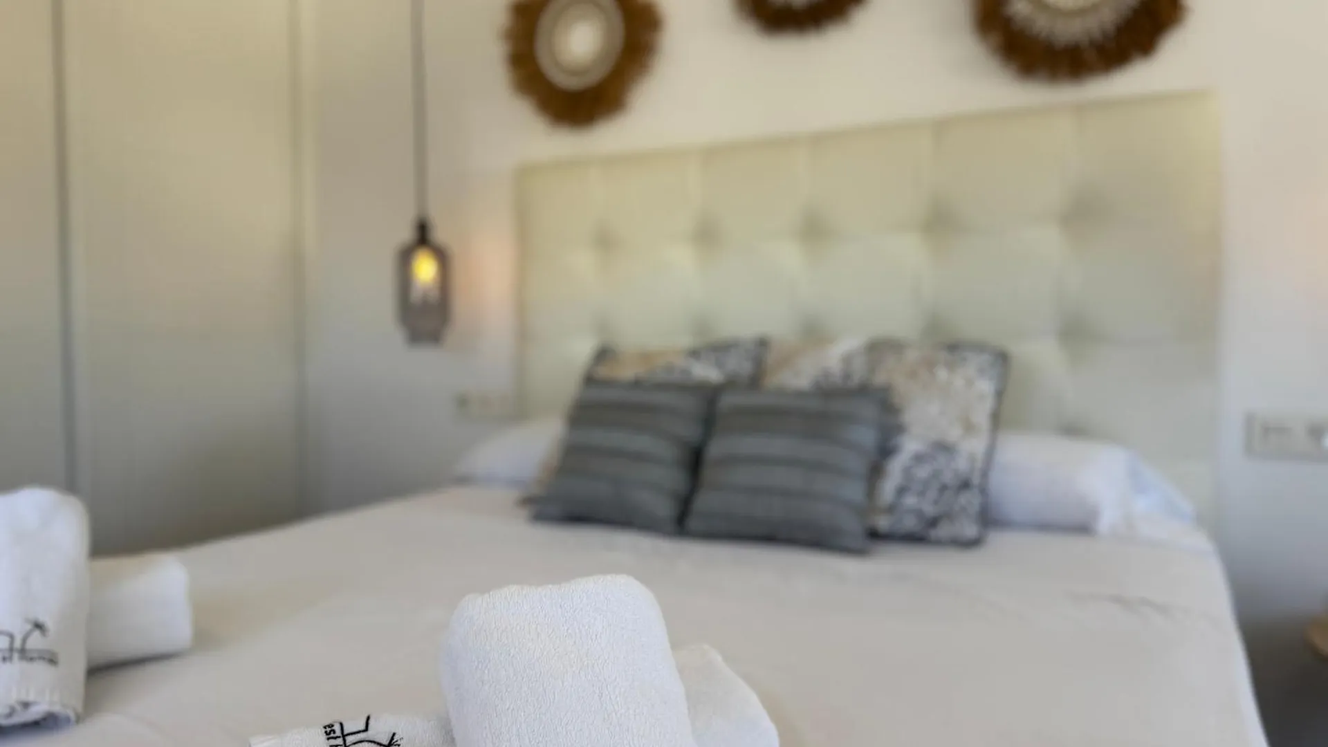 Oasis Studio II Marbella Center With Mountain Views - Eaw Homes