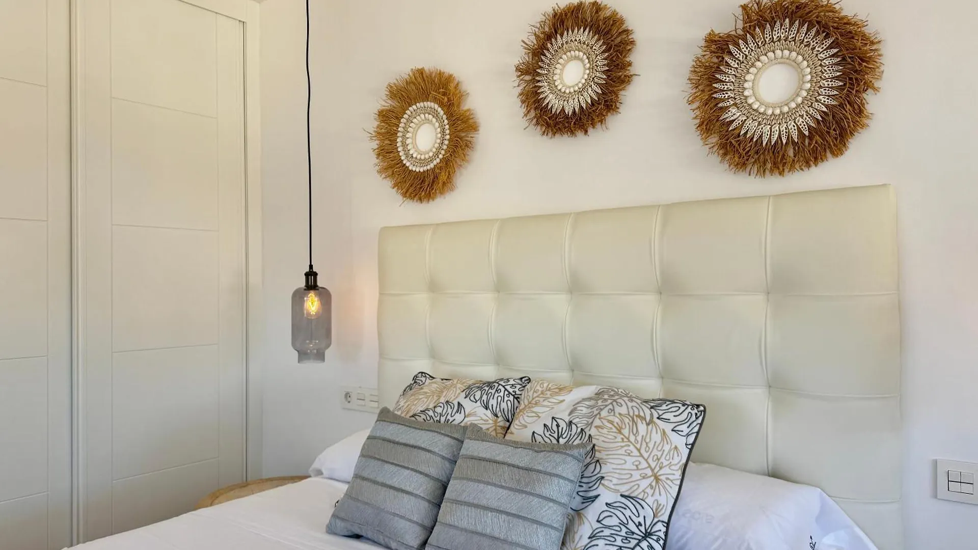 Oasis Studio II Marbella Center With Mountain Views - Eaw Homes Apartment
