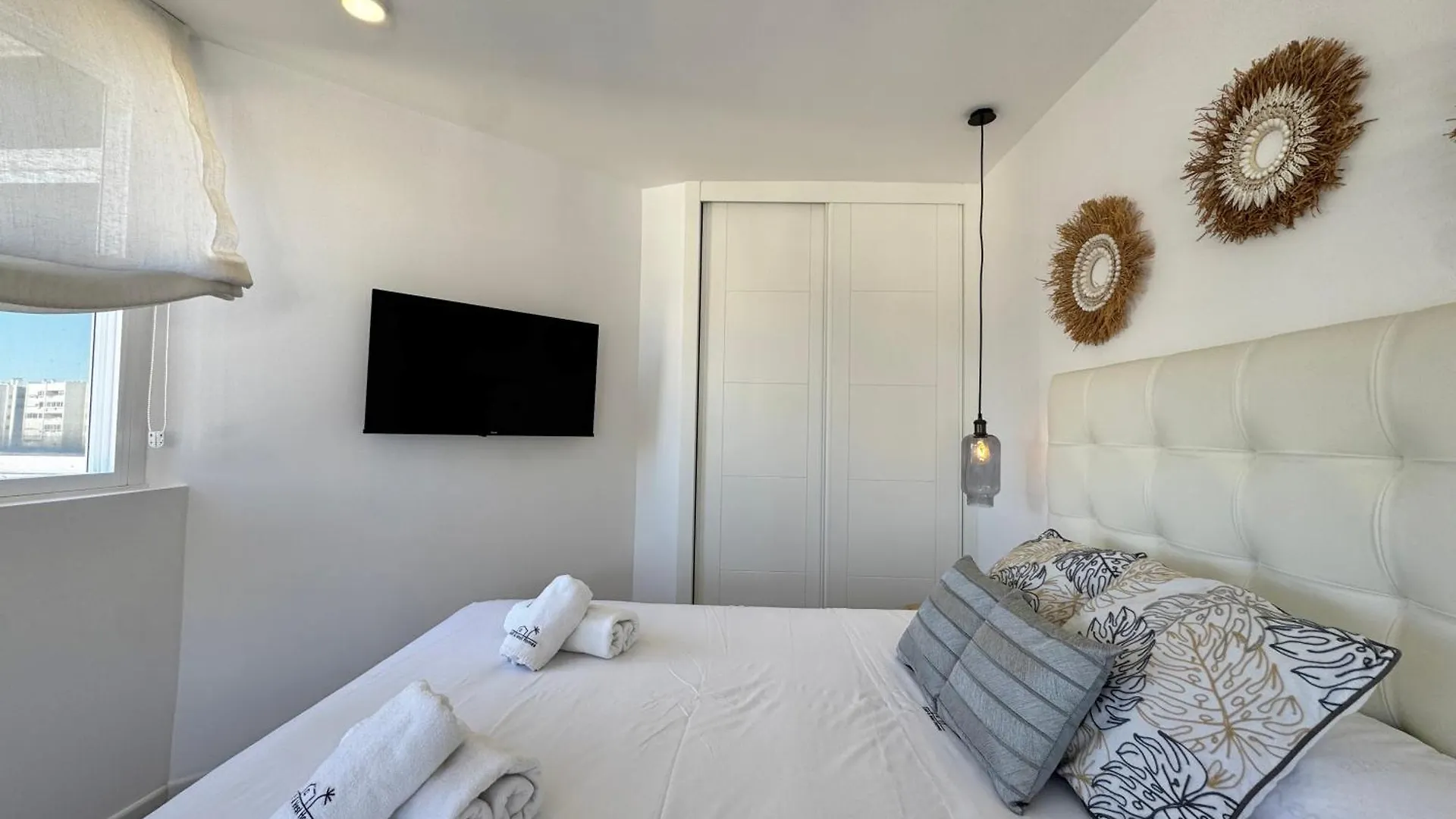 Oasis Studio II Marbella Center With Mountain Views - Eaw Homes Apartment